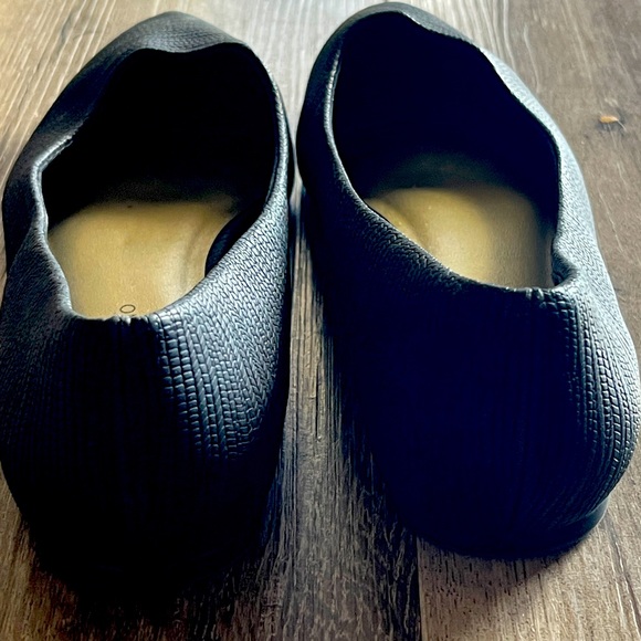 Christian Siriano for Payless Black Textured Flats Size 8 1/2 - Picture 7 of 10